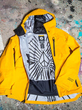 Load image into Gallery viewer, Mens Guch Stretch Gore-Tex Jacket - Resin Gold
